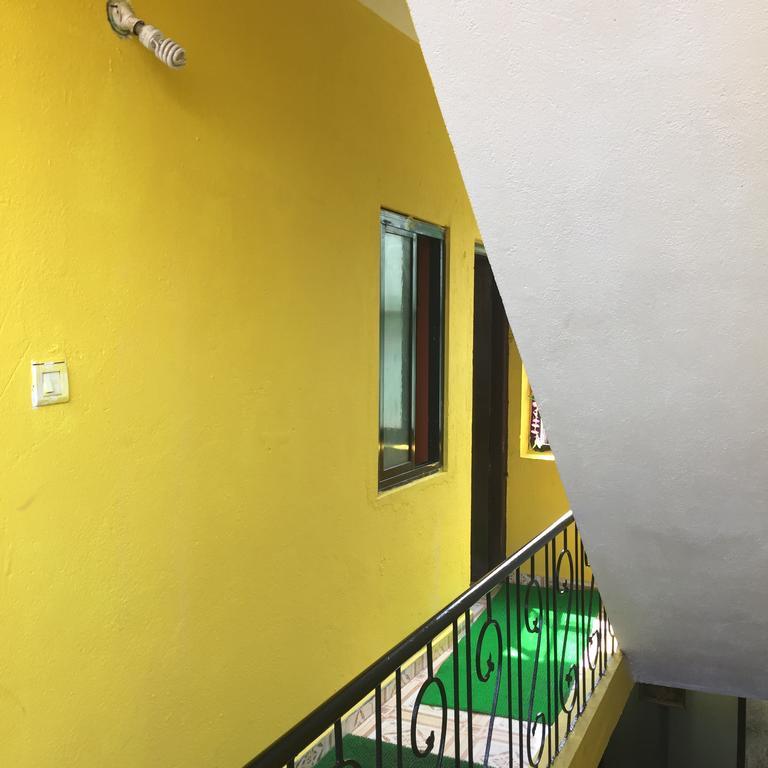Fernandes Guest House カラングート エクステリア 写真